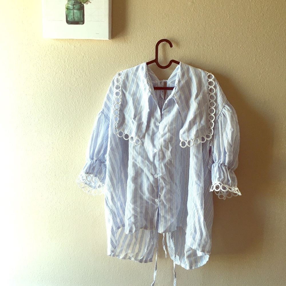 Oversized embroidered layer collar shirt